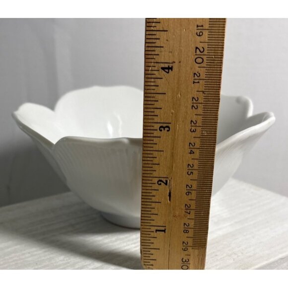 4 Petal Shaped Lotus Bowls White Ceramic Textured Minamilist Elegant Vintage - Picture 8 of 13